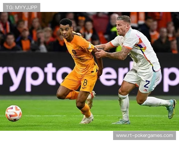 利物浦据悉对阿贾克斯后卫尤里-巴斯与埃因霍温队长瑞恩-弗拉明戈感兴趣